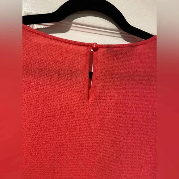 Apt 9 Pink Asymmetrical Tiered Top 3/4 Flare Sleeve Button Keyhole Back Size M - Picture 6 of 11